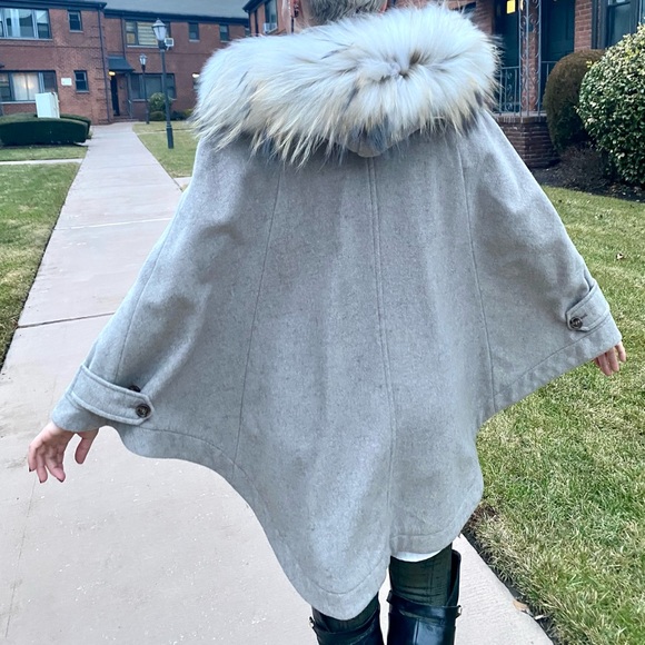 Schneider’s of Salzburg NWT wool cape with fur trim hood! - Picture 7 of 16